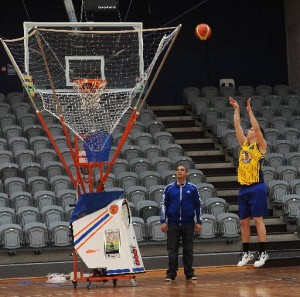 otago_nuggets_forward_tom_rowe_practises_his_mid_r_4c8f359423